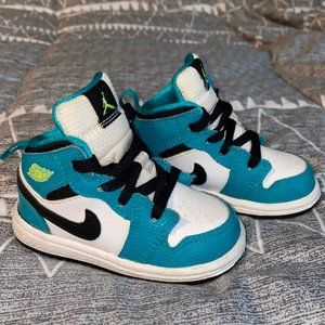 White Teal Black Nike Air Jordans Size 4